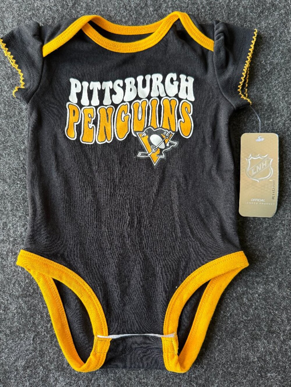 Pittsburgh Penguins Baby Bodysuit 6-9M NHL NWT